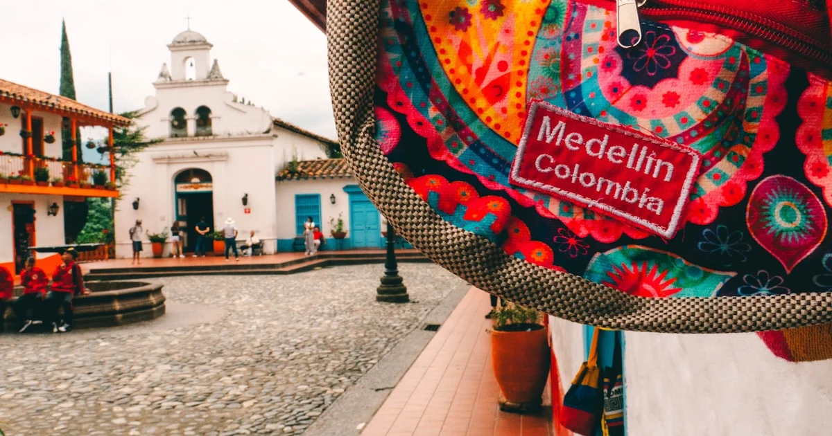 Optimización web búsqueda por voz para móviles en Colombia
